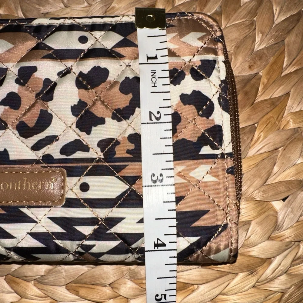 NWT Simply Southern Quilted Phone Wallet in Aztec Print